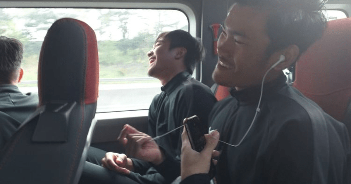 Manfaat Bernyanyi Saat Nyetir