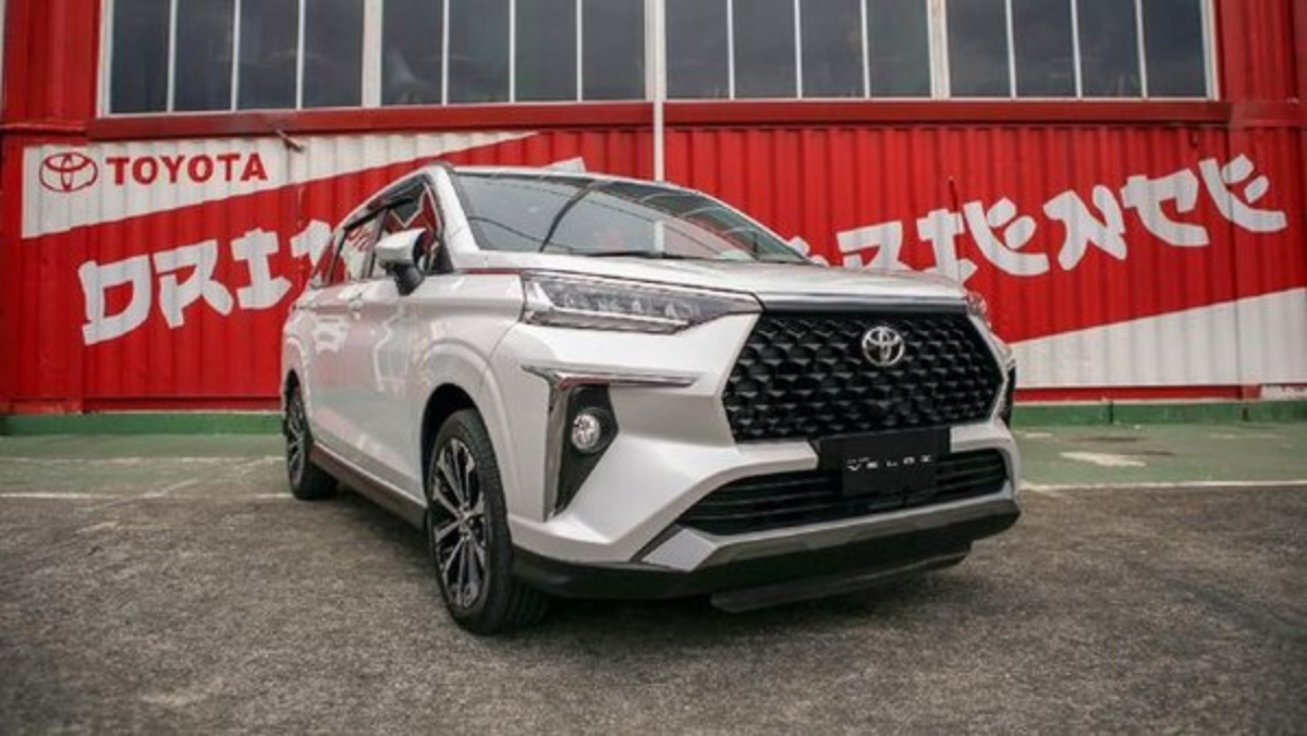 Mobil hybrid terlaris