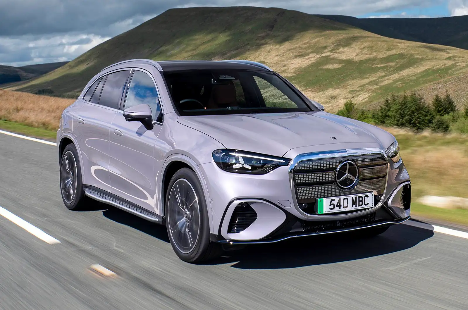 mercedes glc electric - ilustrasi berita Mercedes GLC Electric: Versi Listrik yang Berbeda dari GLC Konvensional