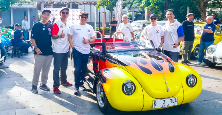 vw kodok - ilustrasi berita Hadiri Karnaval VW Kodok, Bamsoet Dorong Jadi Penggerak Ekonomi Kreatif