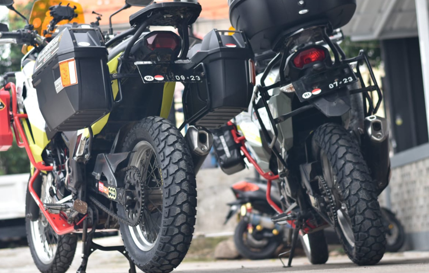 ban dual purpose Ban dual purpose untuk motor harian: untung dan rugi serta… ban dual purpose - ilustrasi berita Ban dual purpose untuk motor harian: untung dan rugi serta tips memilih